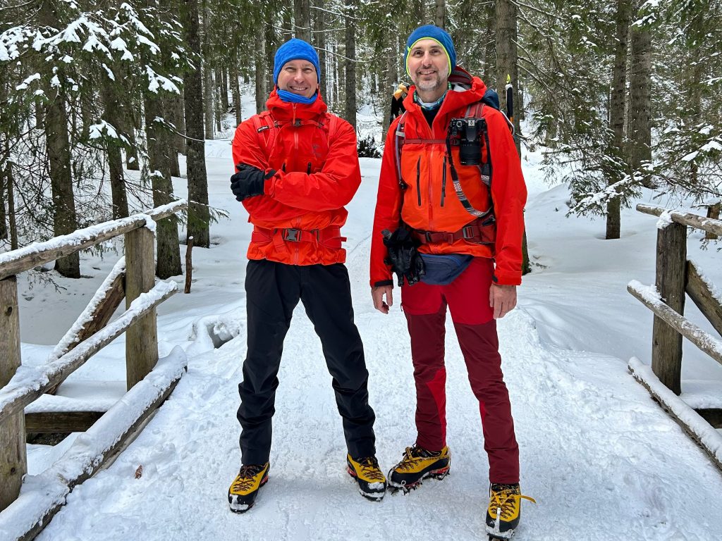 Hardshell w górach zimą